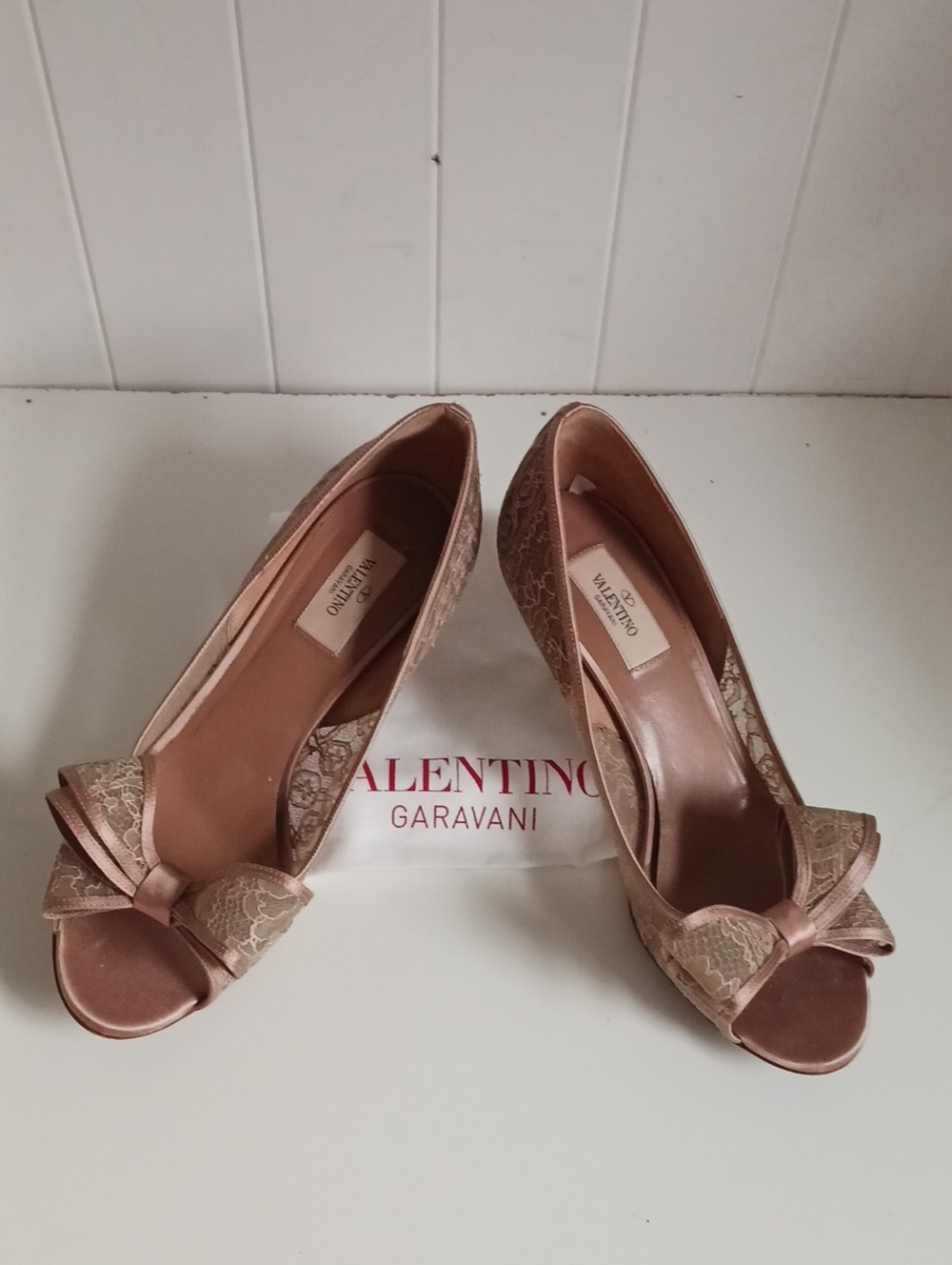 VALENTINO TAN LACE PEEP TOE W BOW PUMPS.